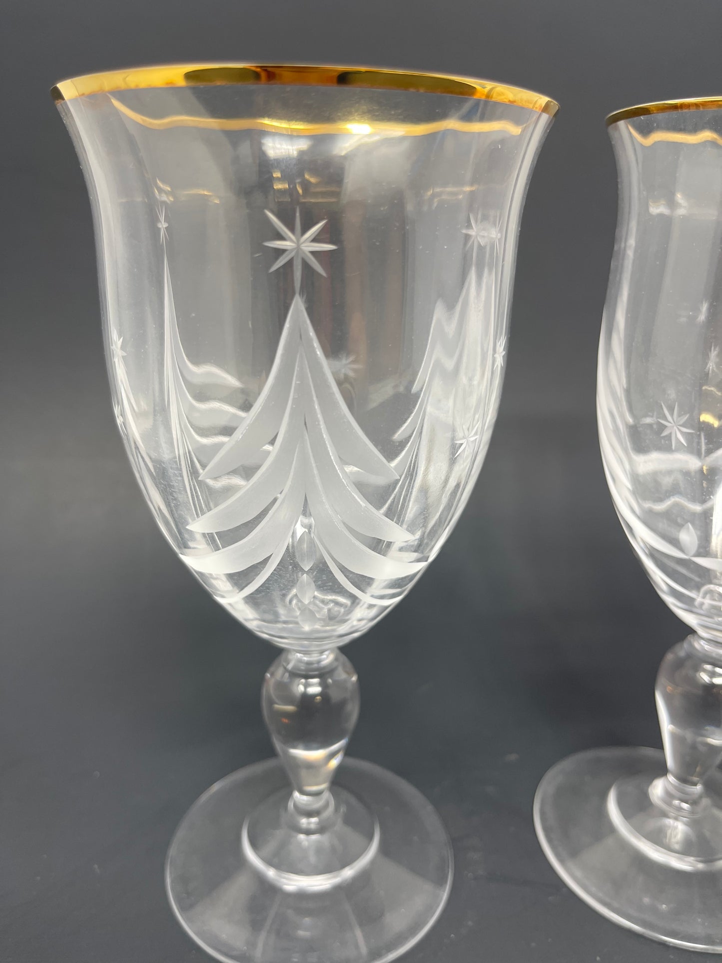 Set Of 2 Etched Crystal Glasses W/ Gold Rim