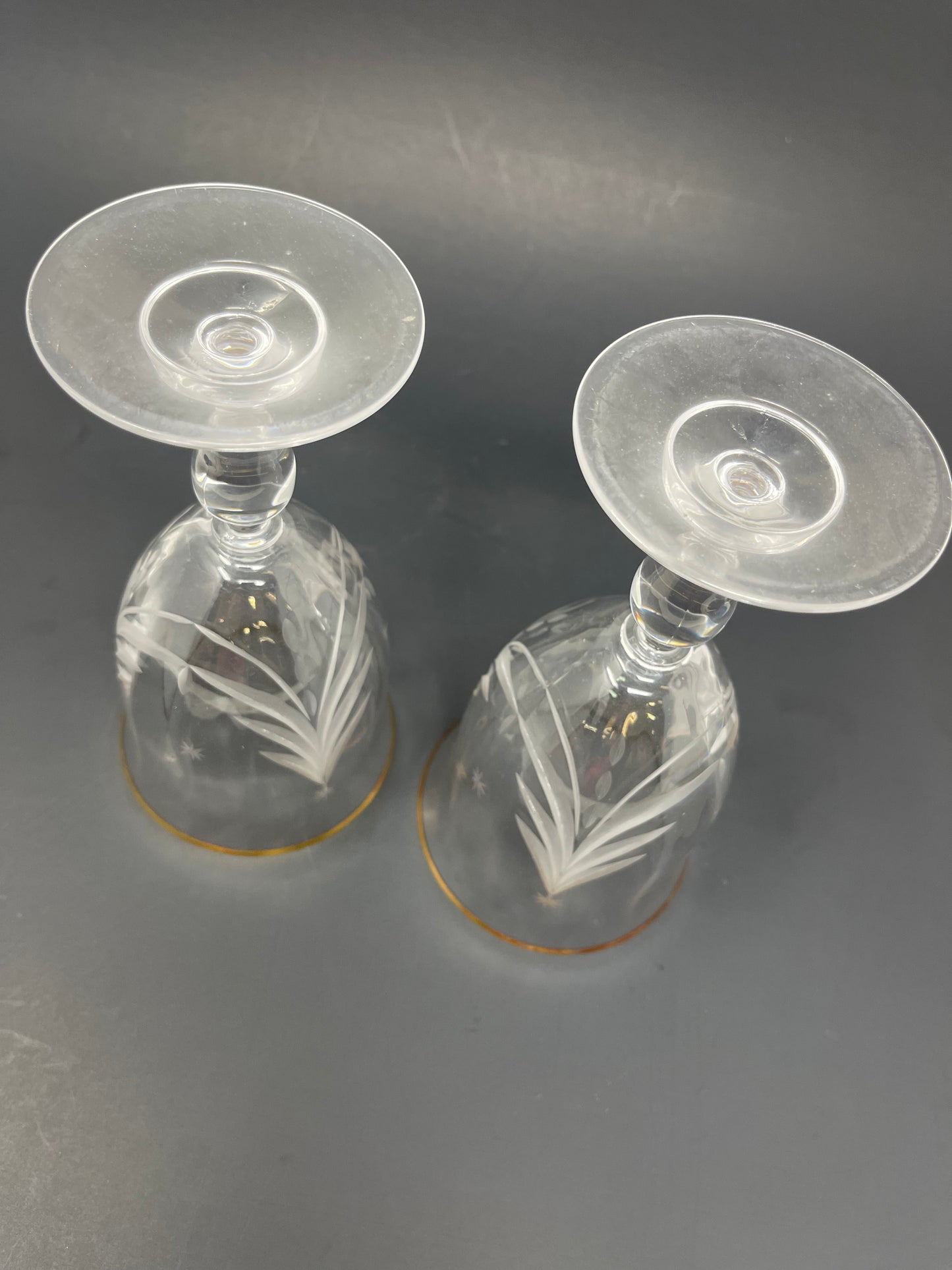 Set Of 2 Etched Crystal Glasses W/ Gold Rim