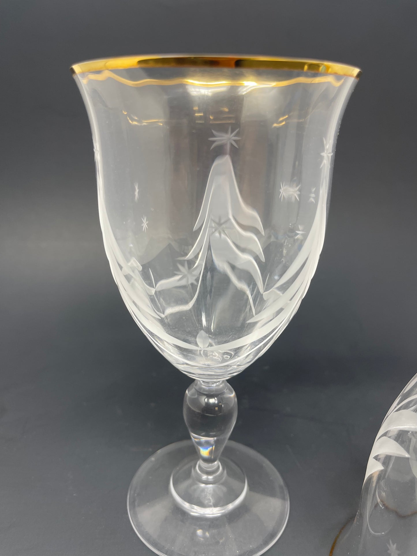 Set Of 2 Etched Crystal Glasses W/ Gold Rim