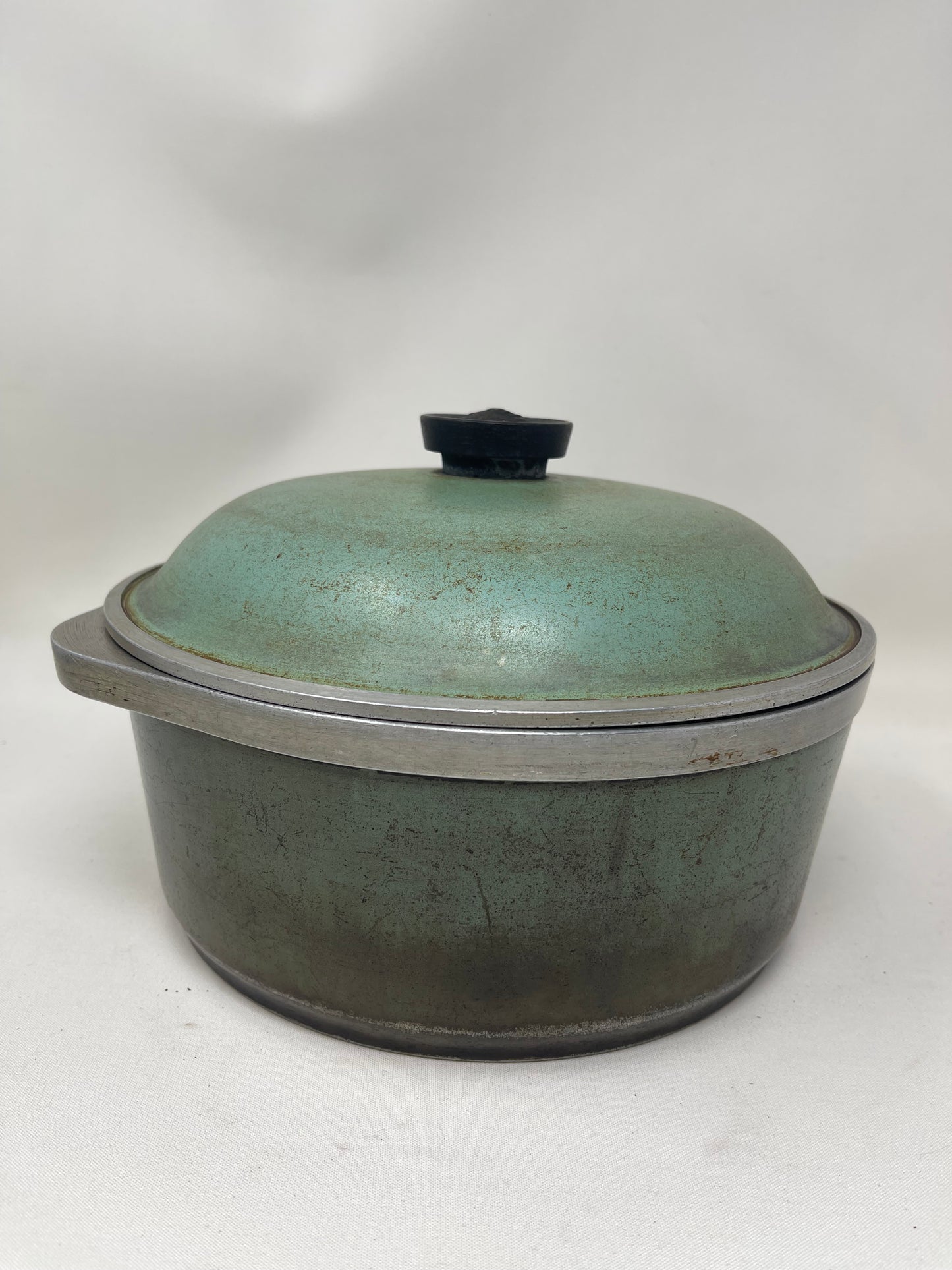 Vintage Club Dutch Oven