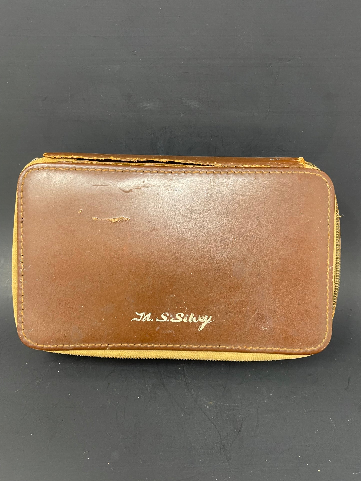 Vintage Leather Men's Grooming Kit