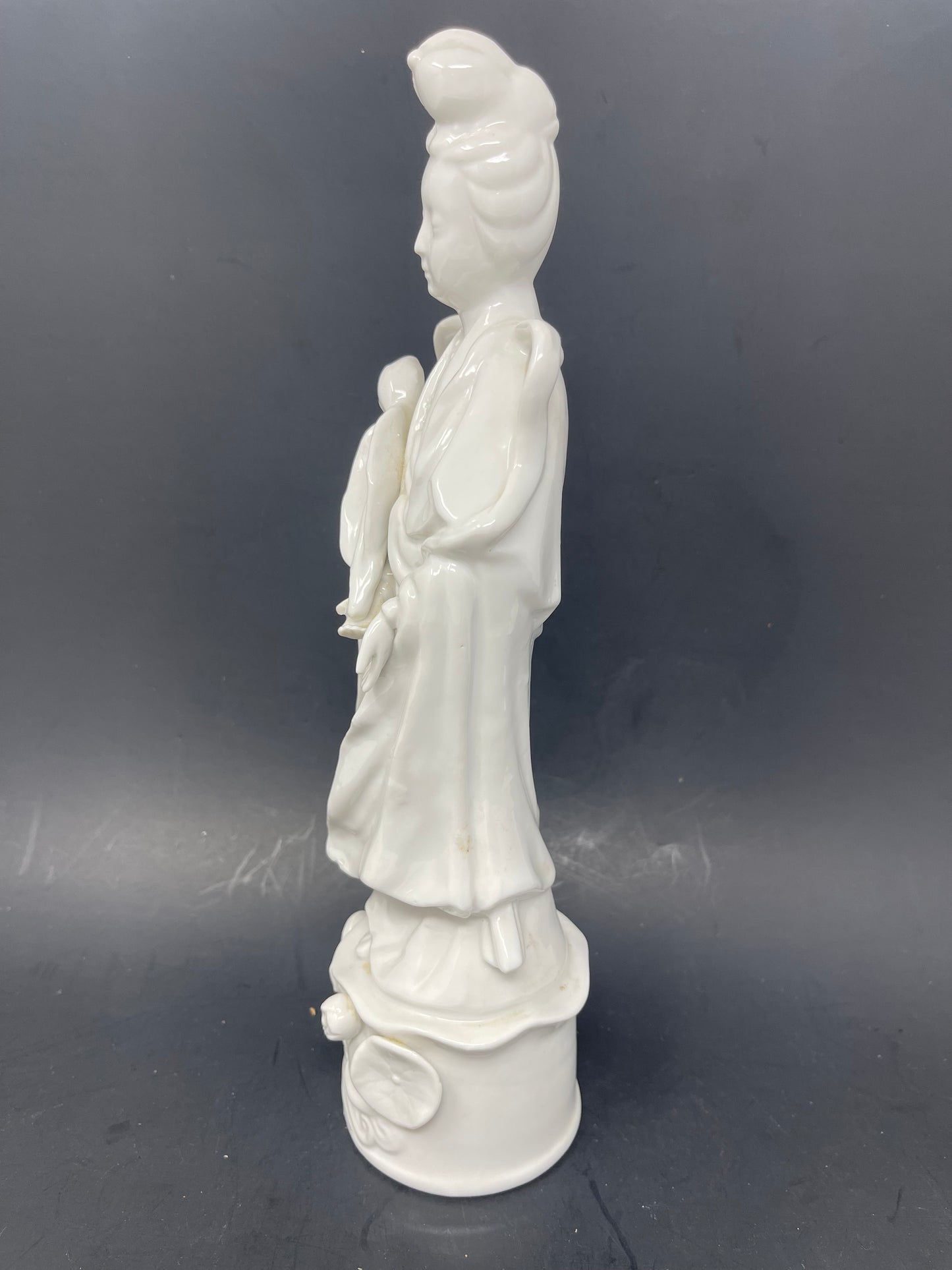 Chinese Dehua Kwan Yin Guan Yin Porcelain Figure
