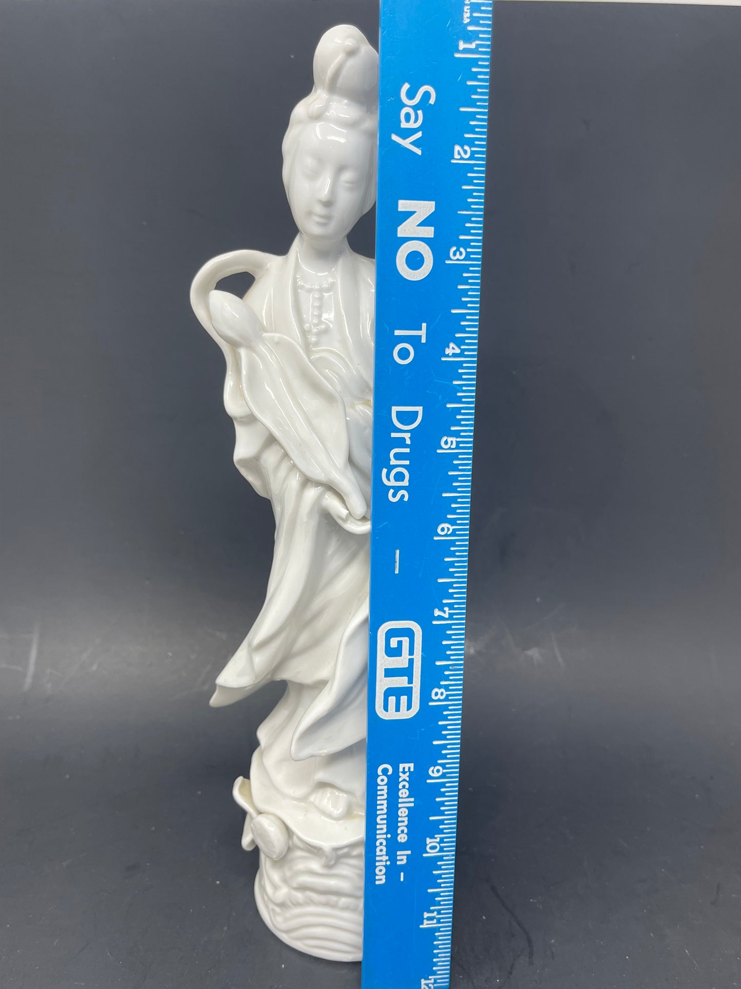 Chinese Dehua Kwan Yin Guan Yin Porcelain Figure