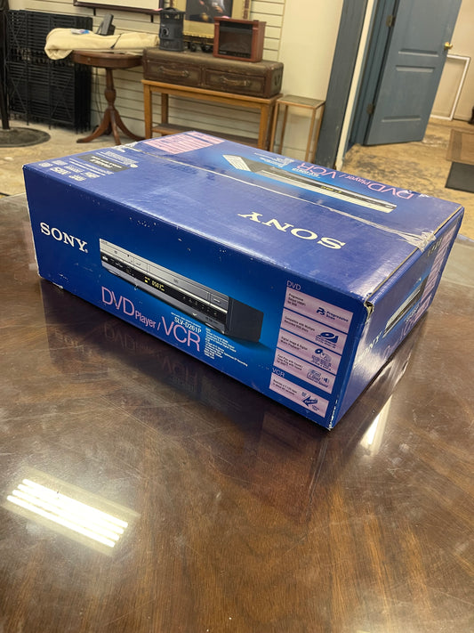 Sony SLV-D261P DVD Player/VCR Combo Unit NIB