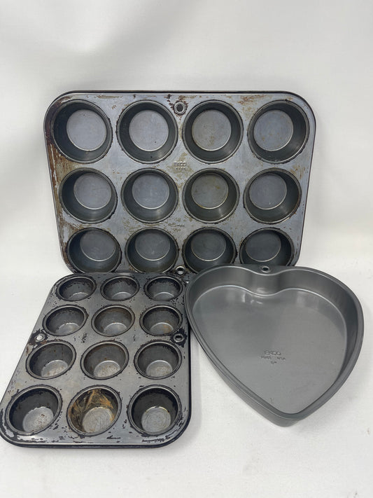 Lot Of Ekco Used Baking Pans