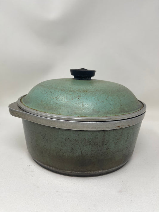 Vintage Club Dutch Oven