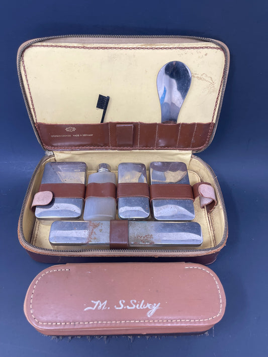 Vintage Leather Men's Grooming Kit