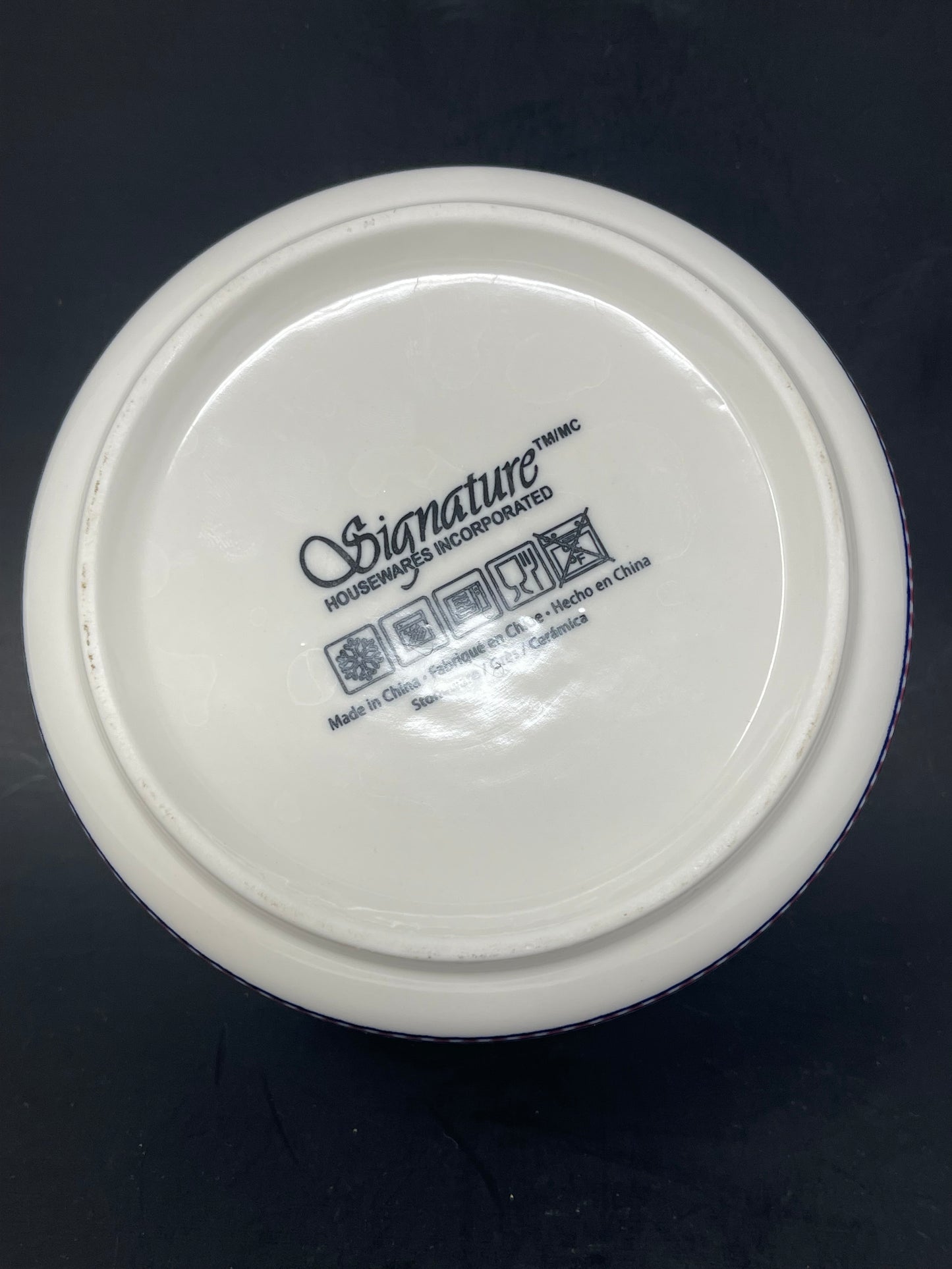 Signature Housewares Storage Bowl W/ Lid