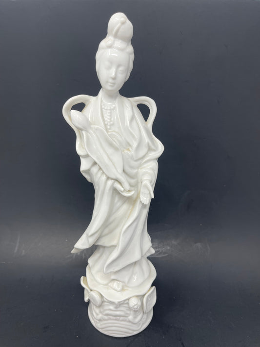 Chinese Dehua Kwan Yin Guan Yin Porcelain Figure